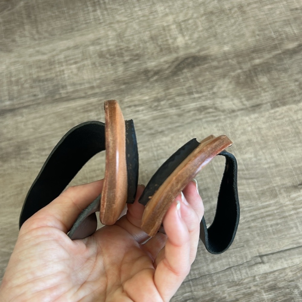 Cydwoq Thong Toe Loop Flat Sandals 38 - Picture 6 of 7